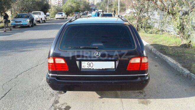 Mercedes E 240 1998, 295,000 km - 2.4 l - Bakı