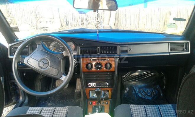 Mercedes 190 1992, 250,800 km - 2.0 l - Füzuli