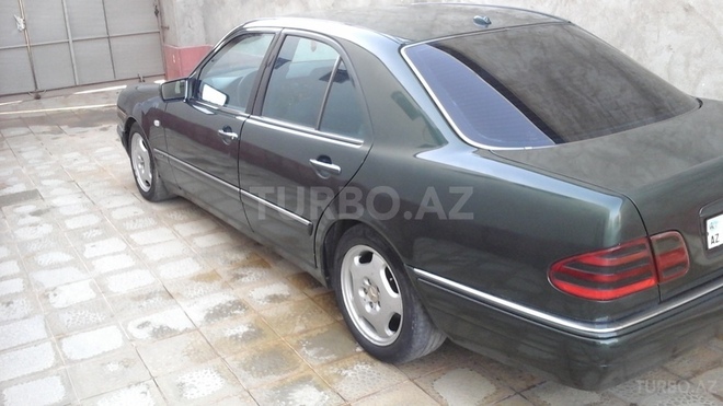Mercedes E 200 1997, 379,000 km - 2.0 л - Bakı