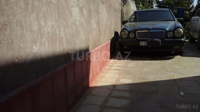 Mercedes E 200 1997, 379,000 km - 2.0 л - Bakı