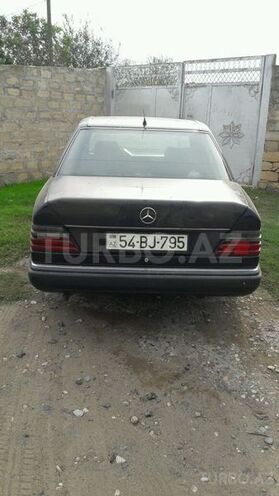 Mercedes E 200 1992, 608,000 km - 2.0 l - Bakı
