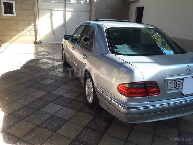 Mercedes E 200 2001, 200,000 km - 2.0 л - Şəmkir