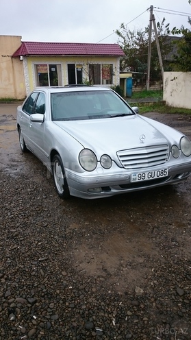 Mercedes E 320 2000, 275,904 km - 3.2 l - Masallı