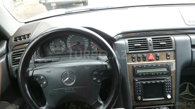 Mercedes E 320 2000, 275,904 km - 3.2 l - Masallı