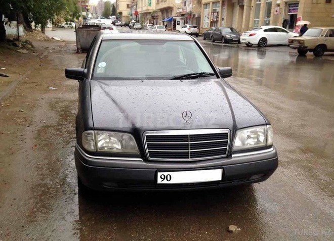 Mercedes C 180 1995, 260,000 km - 1.8 l - Bakı