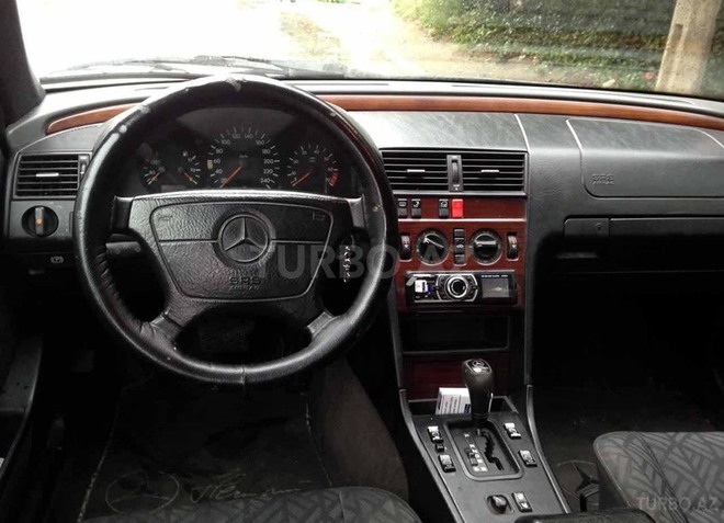 Mercedes C 180 1995, 260,000 km - 1.8 l - Bakı