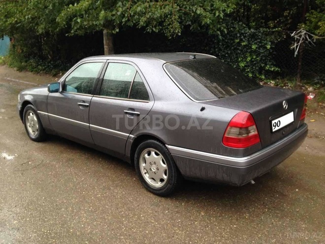 Mercedes C 180 1995, 260,000 km - 1.8 l - Bakı
