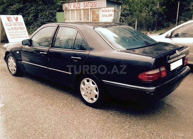 Mercedes E 230 1996, 266,000 km - 2.3 l - Bakı