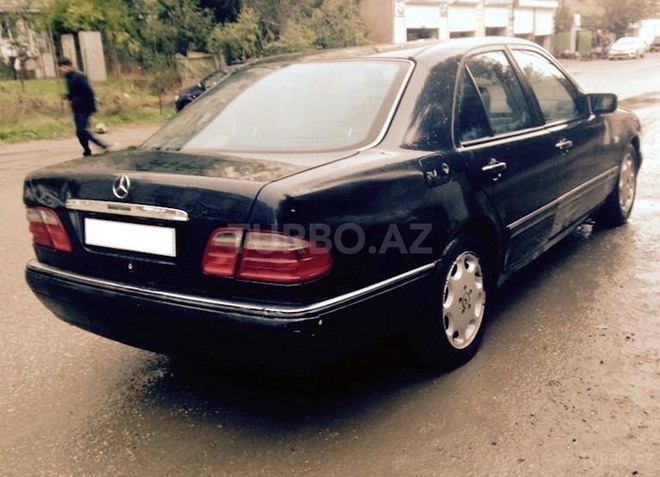 Mercedes E 230 1996, 266,000 km - 2.3 l - Bakı