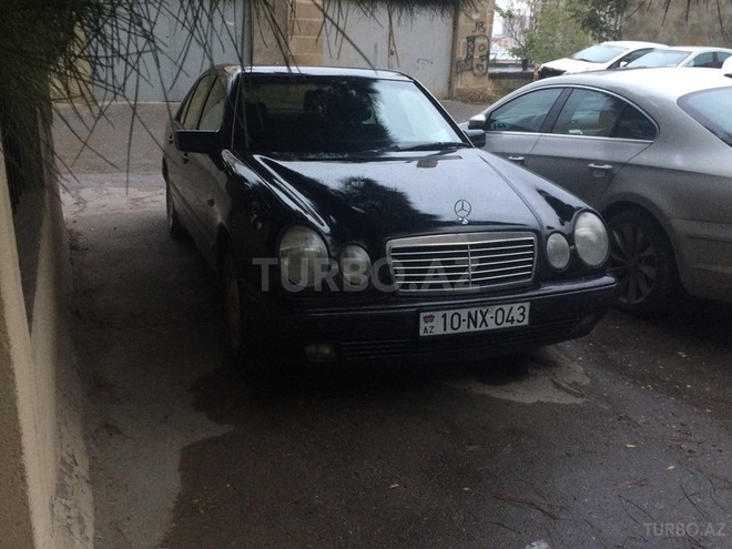 Mercedes E 220 1996, 367,000 km - 2.2 l - Bakı