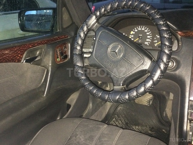 Mercedes E 220 1996, 367,000 km - 2.2 l - Bakı
