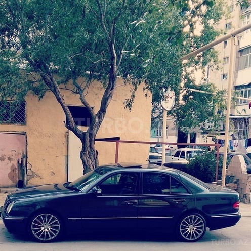 Mercedes E 320 2001, 161,000 km - 3.2 l - Bakı