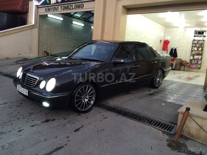 Mercedes E 320 2001, 161,000 km - 3.2 l - Bakı