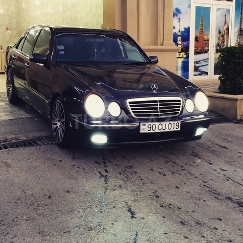 Mercedes E 320 2001, 161,000 km - 3.2 l - Bakı