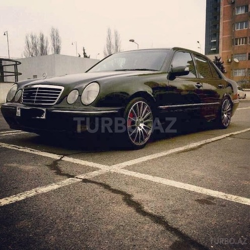 Mercedes E 320 2001, 161,000 km - 3.2 l - Bakı