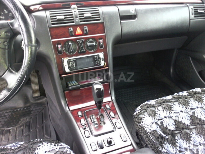 Mercedes E 220 2002, 285,000 km - 2.2 l - Bakı