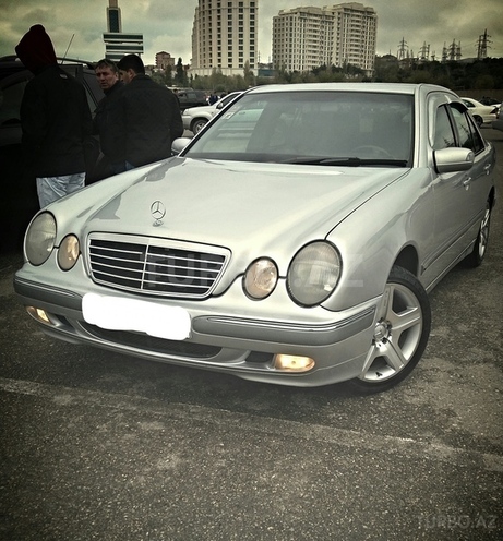 Mercedes E 220 2000, 345,648 km - 2.2 l - Xırdalan