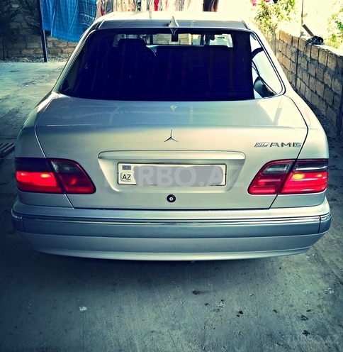 Mercedes E 220 2000, 345,648 km - 2.2 l - Xırdalan