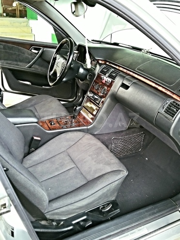 Mercedes E 220 2000, 345,648 km - 2.2 l - Xırdalan