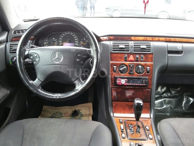 Mercedes E 220 2000, 345,648 km - 2.2 l - Xırdalan