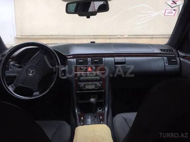 Mercedes E 230 1997, 135,000 km - 2.3 л - Bakı