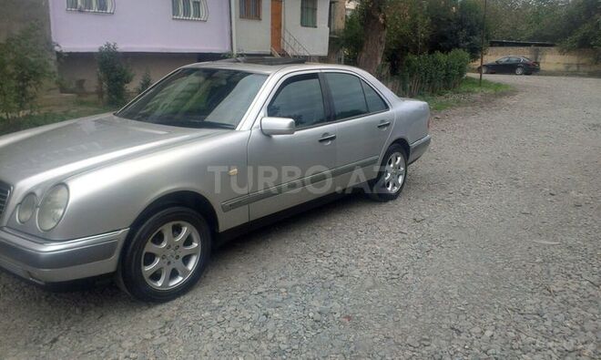 Mercedes E 200 1996, 302,000 km - 2.0 л - Gəncə