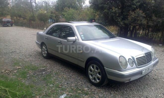 Mercedes E 200 1996, 302,000 km - 2.0 л - Gəncə