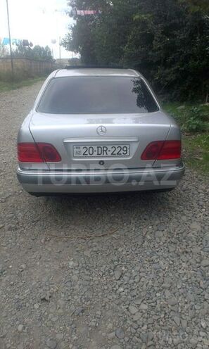 Mercedes E 200 1996, 302,000 km - 2.0 л - Gəncə