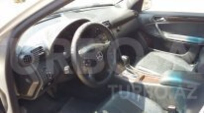 Mercedes C 240 2001, 220,000 km - 2.6 l - Bakı