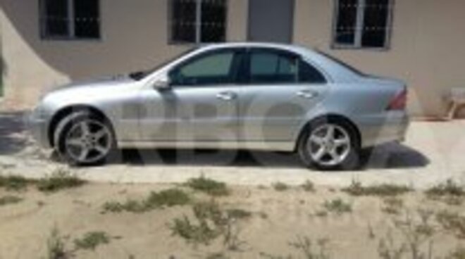 Mercedes C 240 2001, 220,000 km - 2.6 l - Bakı