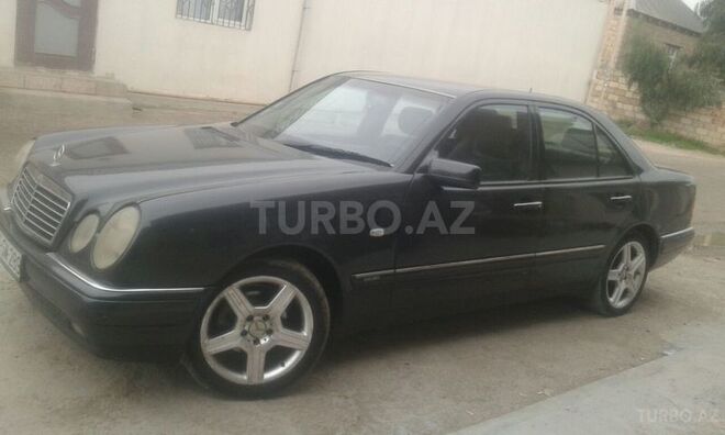 Mercedes E 230 1996, 290,000 km - 2.0 l - Sumqayıt