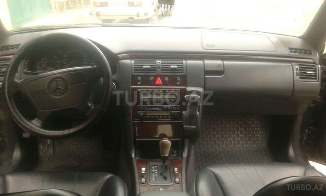 Mercedes E 230 1996, 290,000 km - 2.0 l - Sumqayıt