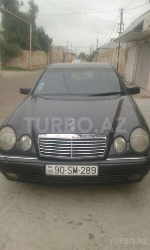 Mercedes E 230 1996, 290,000 km - 2.0 l - Sumqayıt