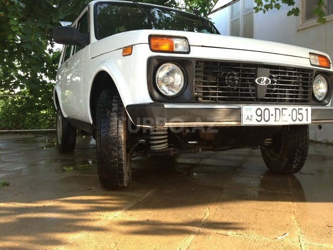 LADA (VAZ) Niva 2008, 215,000 km - 1.7 l - Salyan