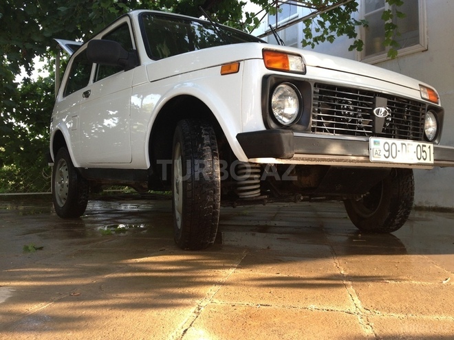 LADA (VAZ) Niva 2008, 215,000 km - 1.7 l - Salyan