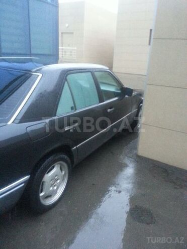 Mercedes E 220 1994, 224,523 km - 0.2 l - Bakı