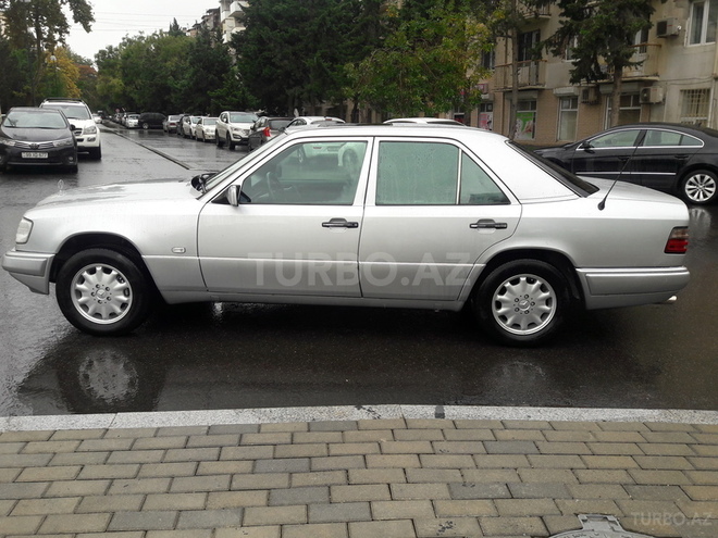Mercedes E 280 1995, 340,000 km - 2.8 l - Bakı