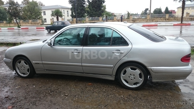 Mercedes E 320 2000, 276,006 km - 3.2 l - Masallı