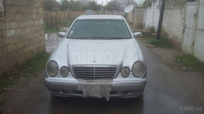 Mercedes E 270 2001, 430,000 km - 2.7 l - Sumqayıt