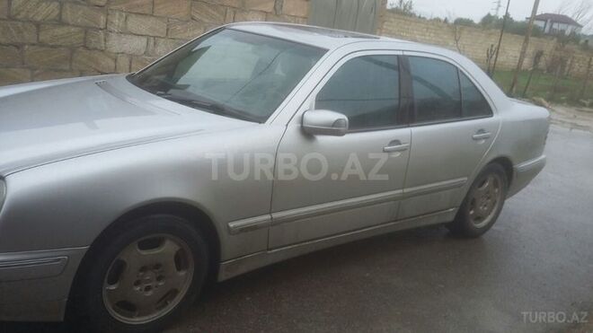 Mercedes E 270 2001, 430,000 km - 2.7 l - Sumqayıt