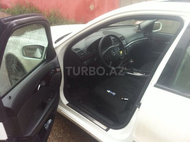 Mercedes E 220 2004, 247,320 km - 2.2 l - Xırdalan