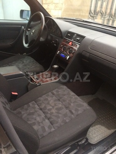 Mercedes C 220 2000, 250,000 km - 2.2 l - Bakı