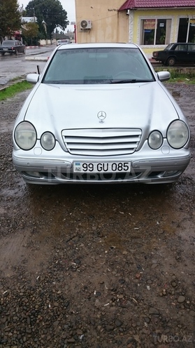 Mercedes E 320 2000, 276,000 km - 3.2 l - Masallı