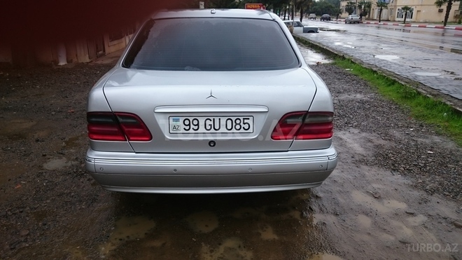 Mercedes E 320 2000, 276,000 km - 3.2 l - Masallı