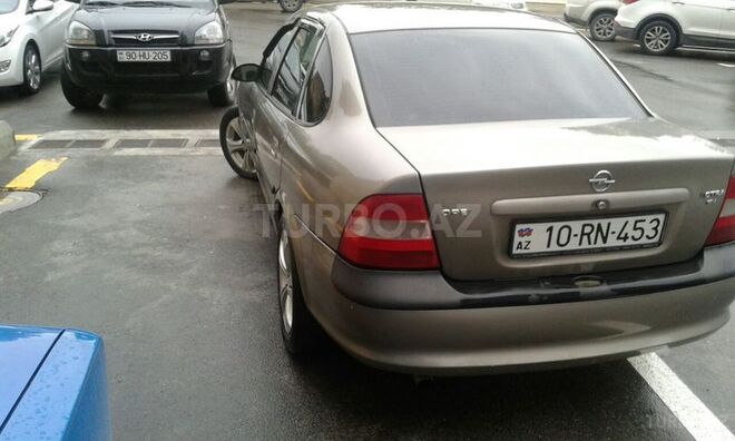 Opel Vectra 1996, 330,000 km - 1.8 l - Bakı