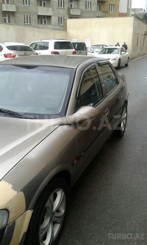 Opel Vectra 1996, 330,000 km - 1.8 l - Bakı