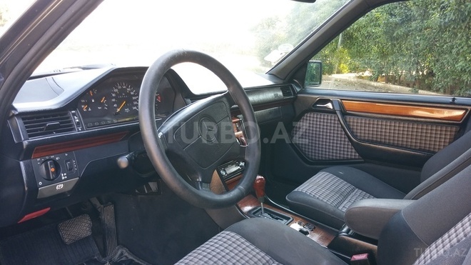 Mercedes E 220 1994, 380,000 km - 2.2 l - Cəlilabad
