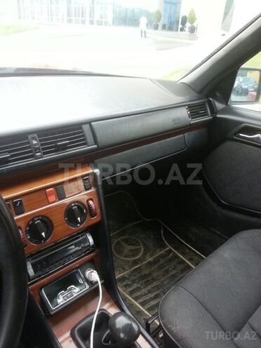 Mercedes E 220 1993, 221,354 km - 0.2 l - Bakı