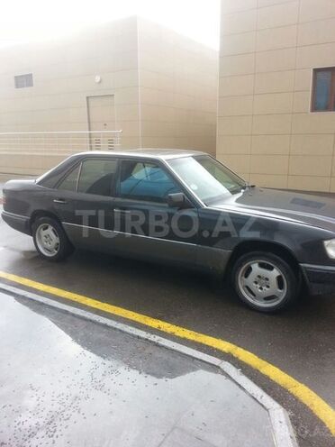 Mercedes E 220 1993, 221,354 km - 0.2 l - Bakı