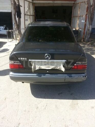 Mercedes E 220 1993, 221,354 km - 0.2 l - Bakı